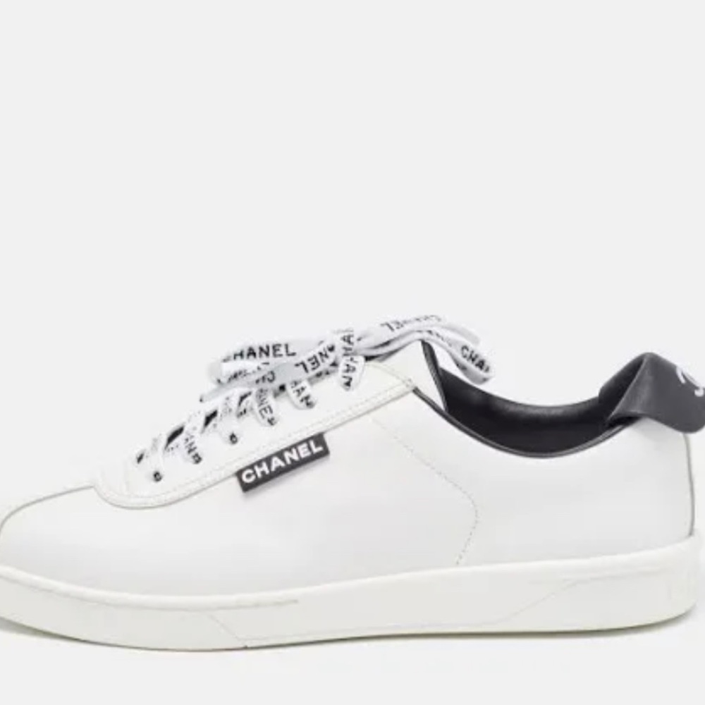 Chanel low top sneakers, only worn about 5 times. Good condition